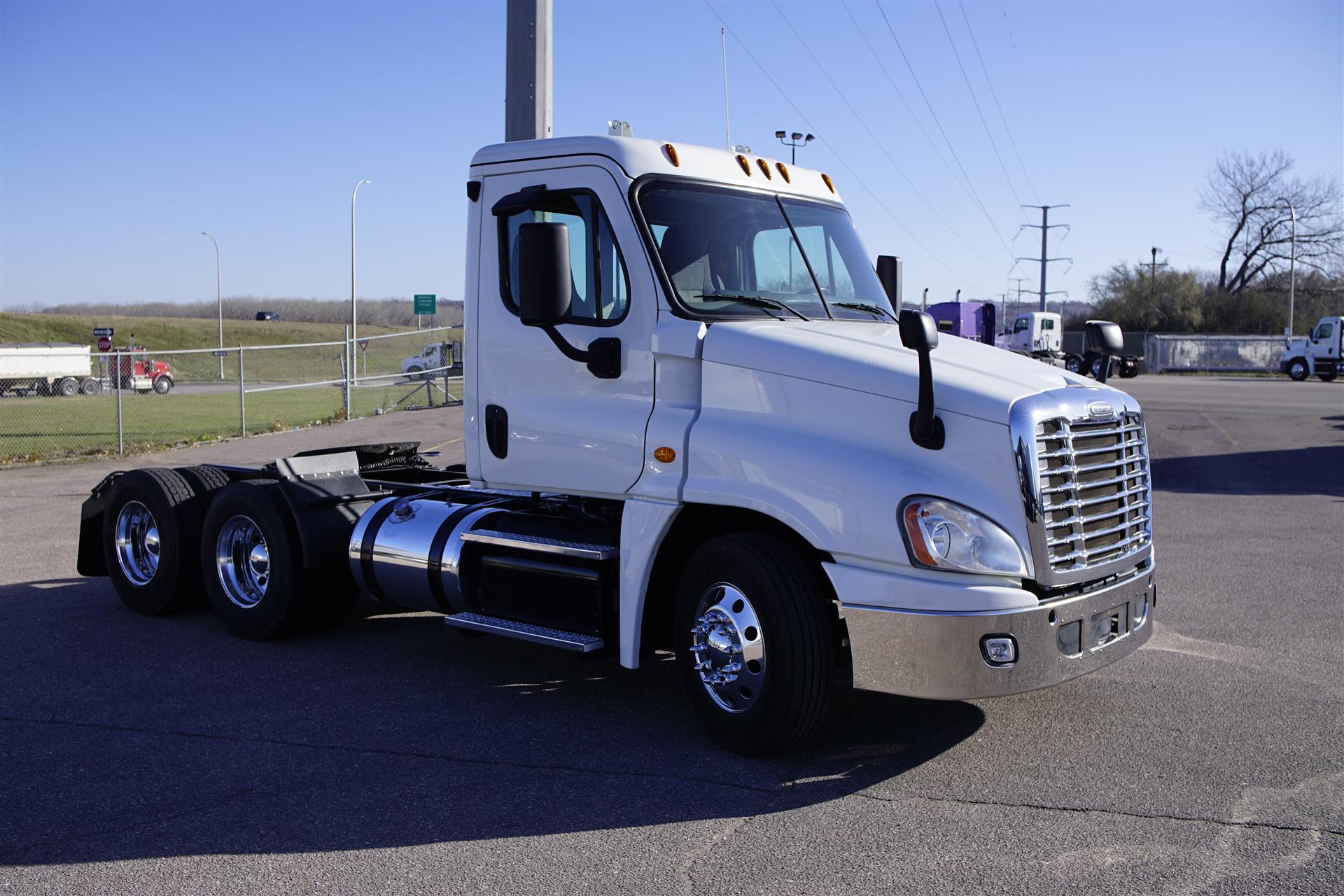 2018 Freightliner CA125DC