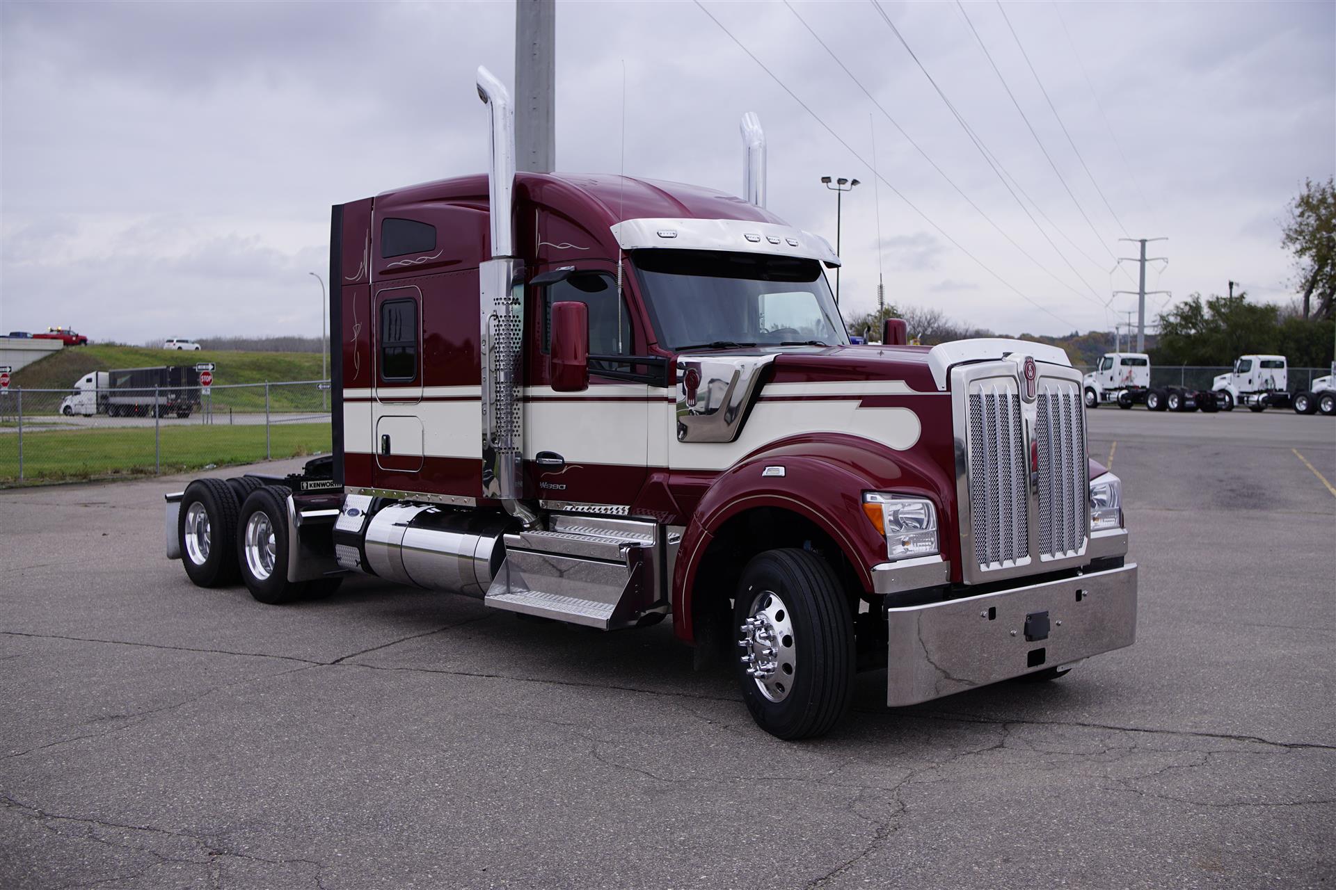 2023 Kenworth W990