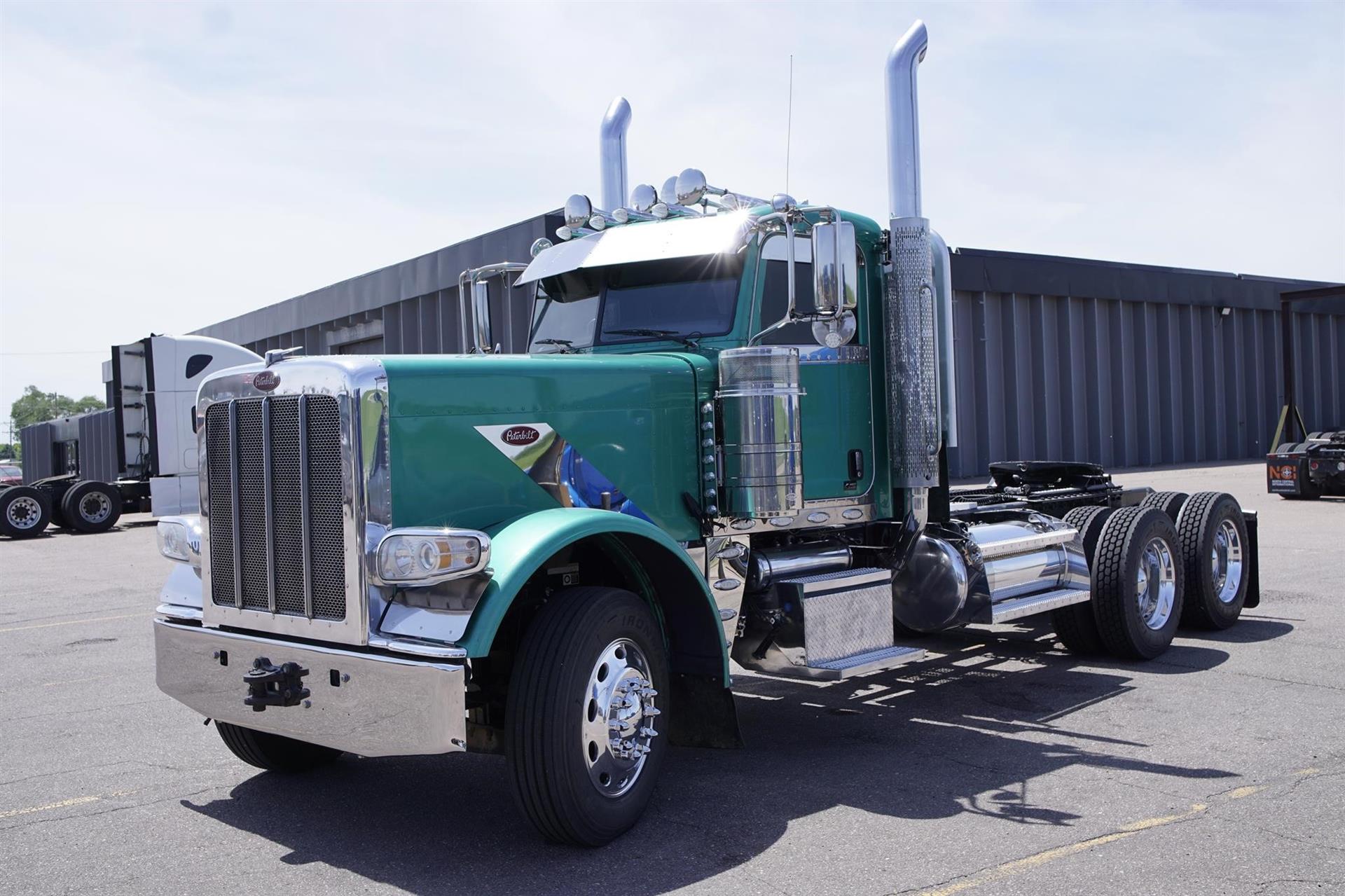2018 Peterbilt 389