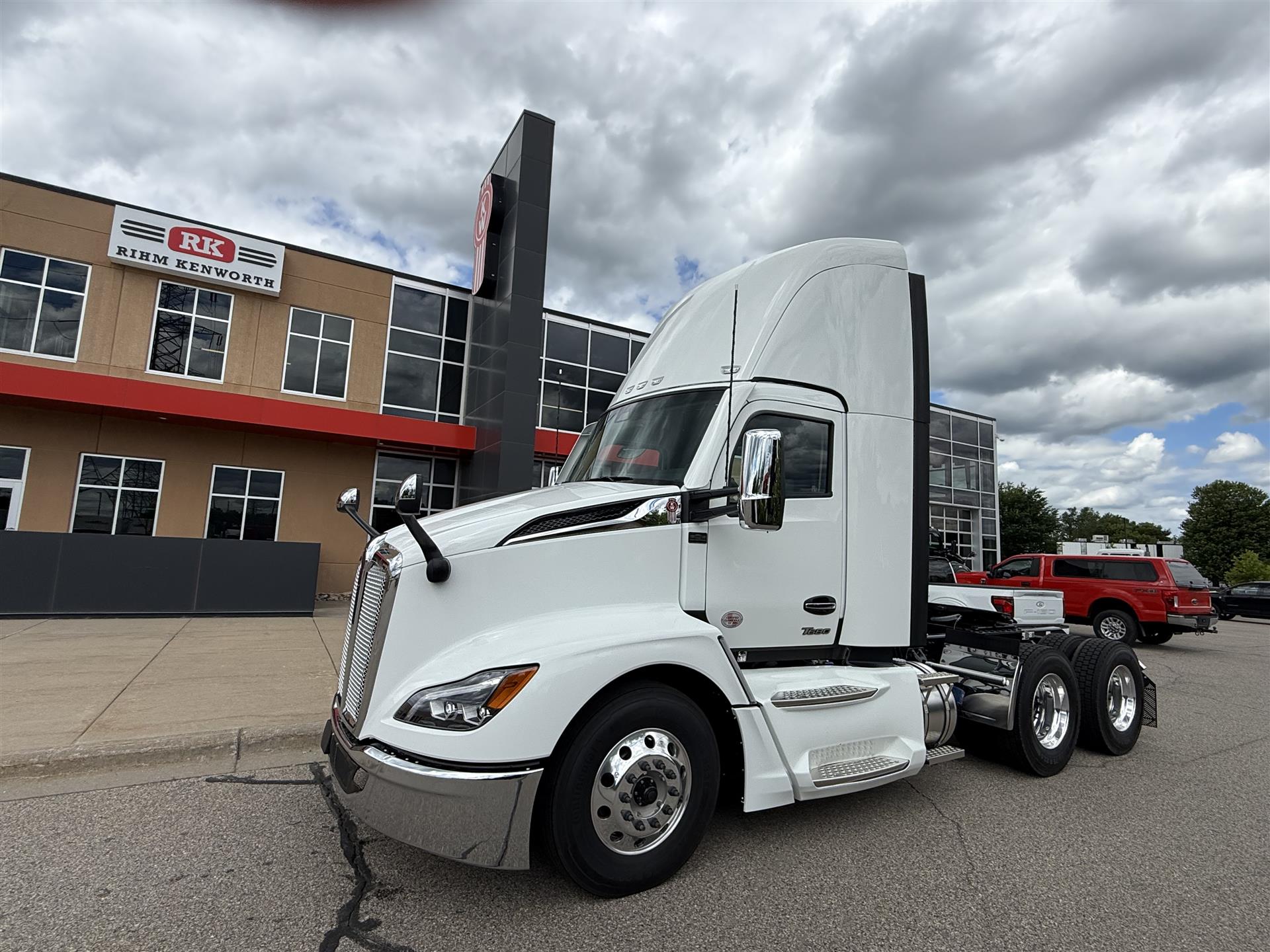 2027 Kenworth T680