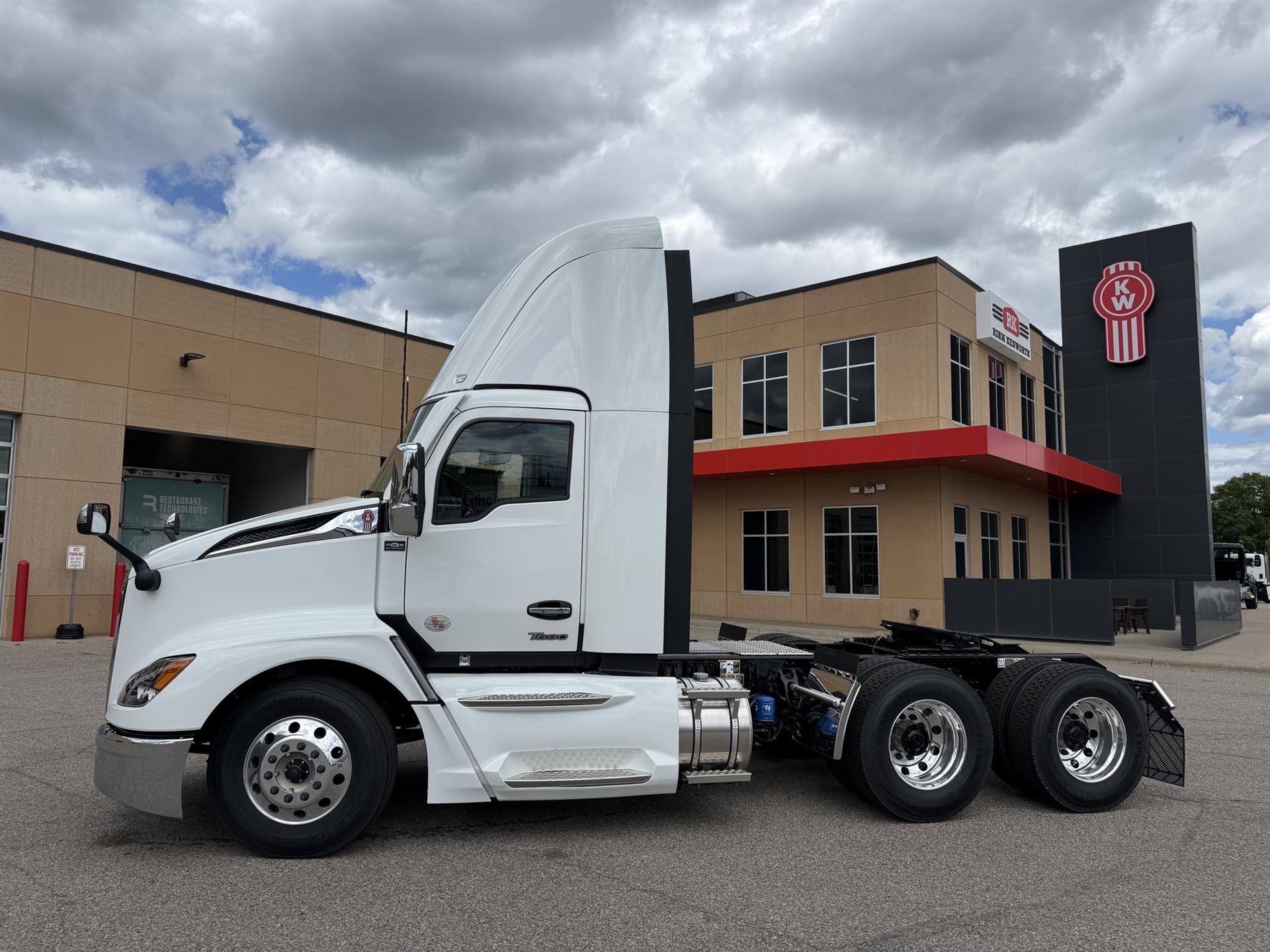 2027 Kenworth T680