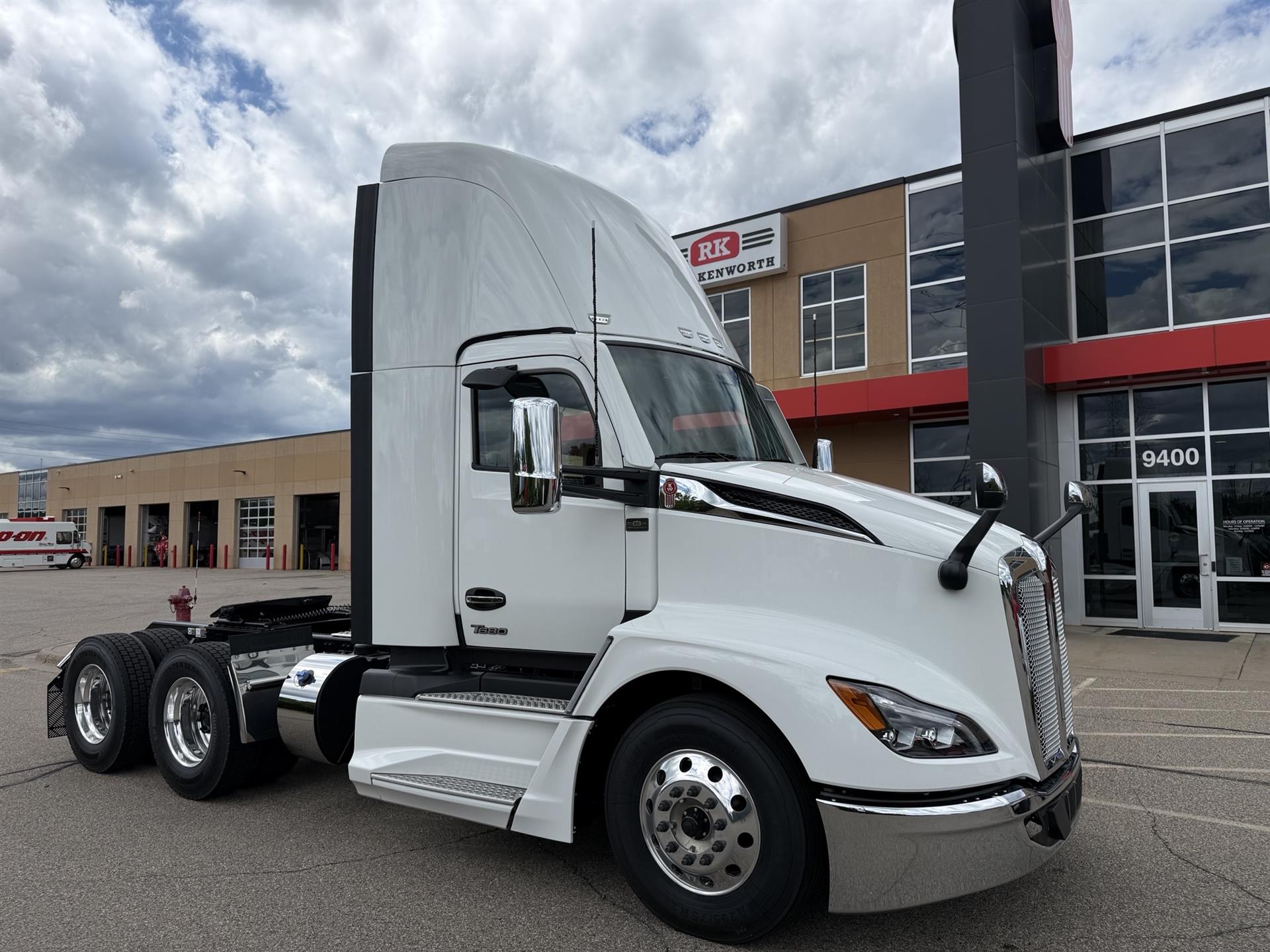 2027 Kenworth T680