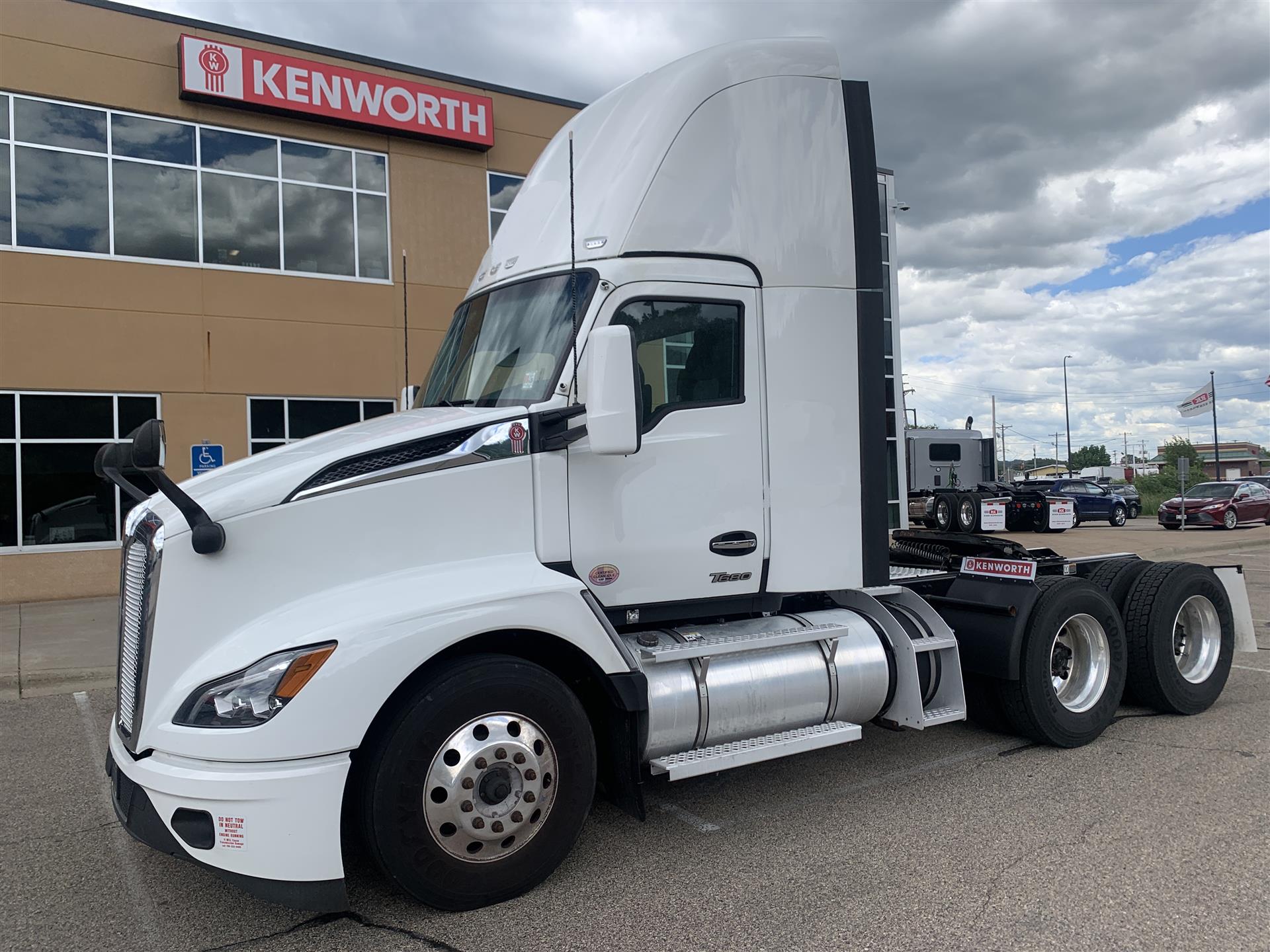 2024 Kenworth T680