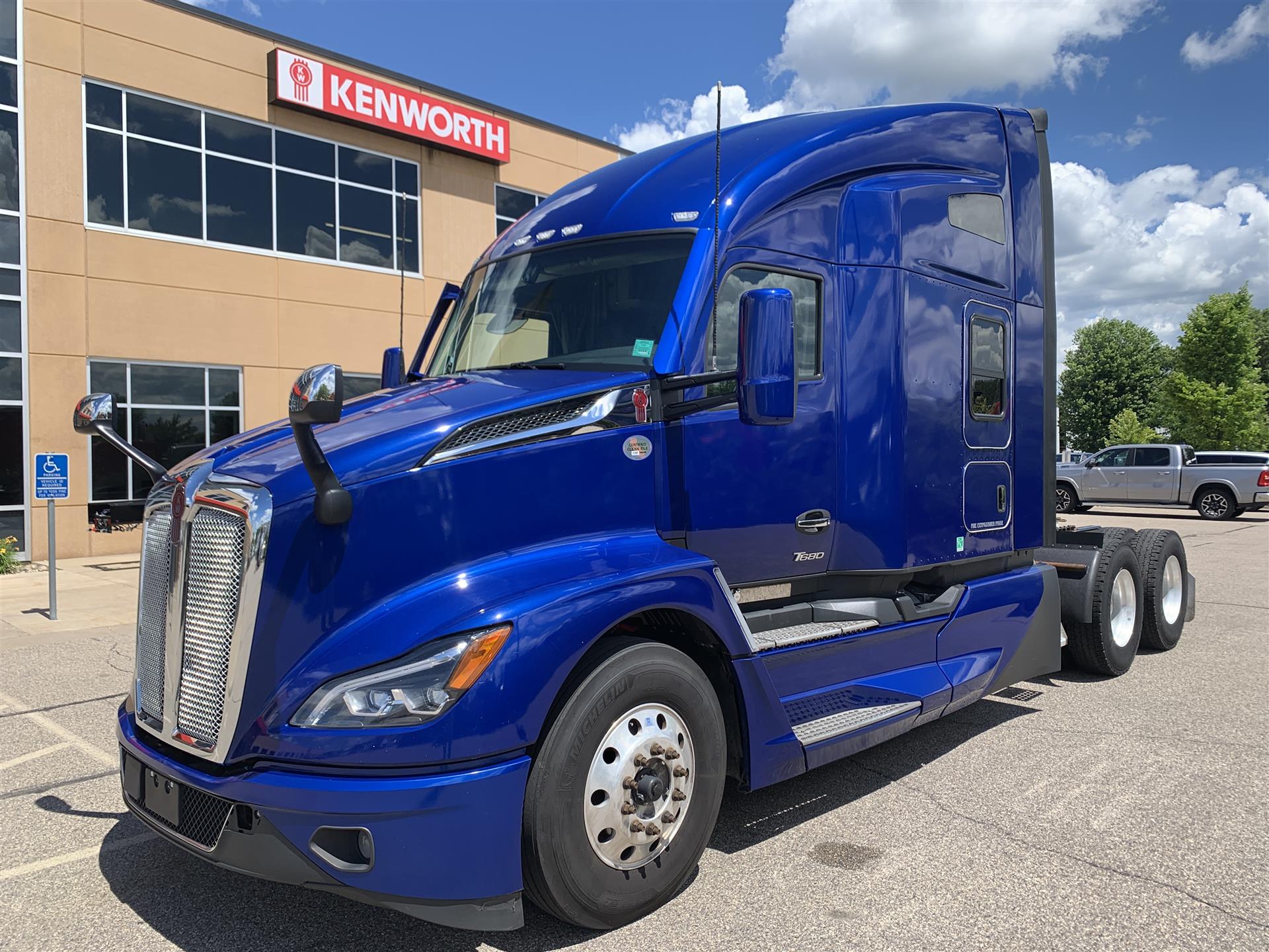 2022 Kenworth T680