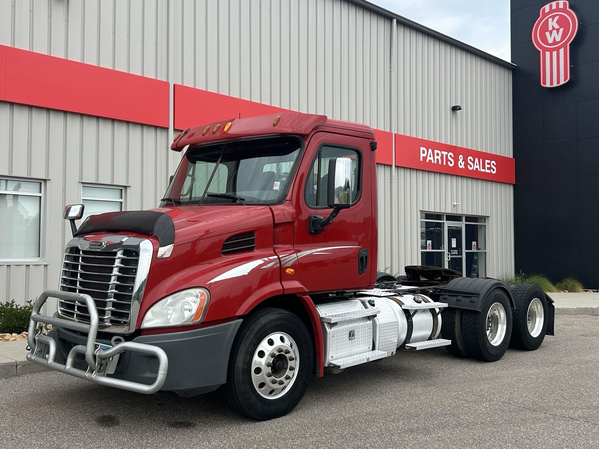 2014 Freightliner CA113DC