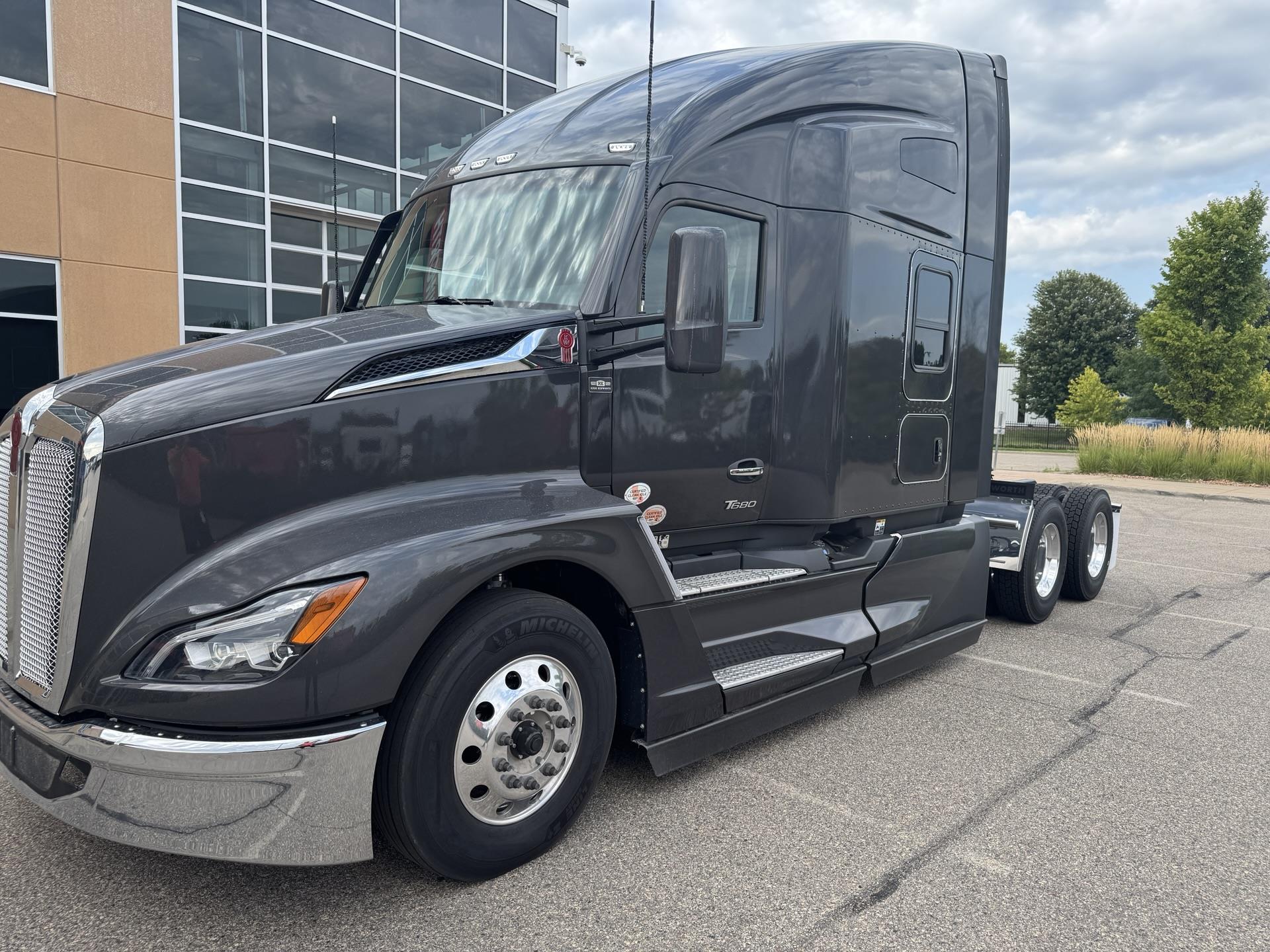 2027 Kenworth T680