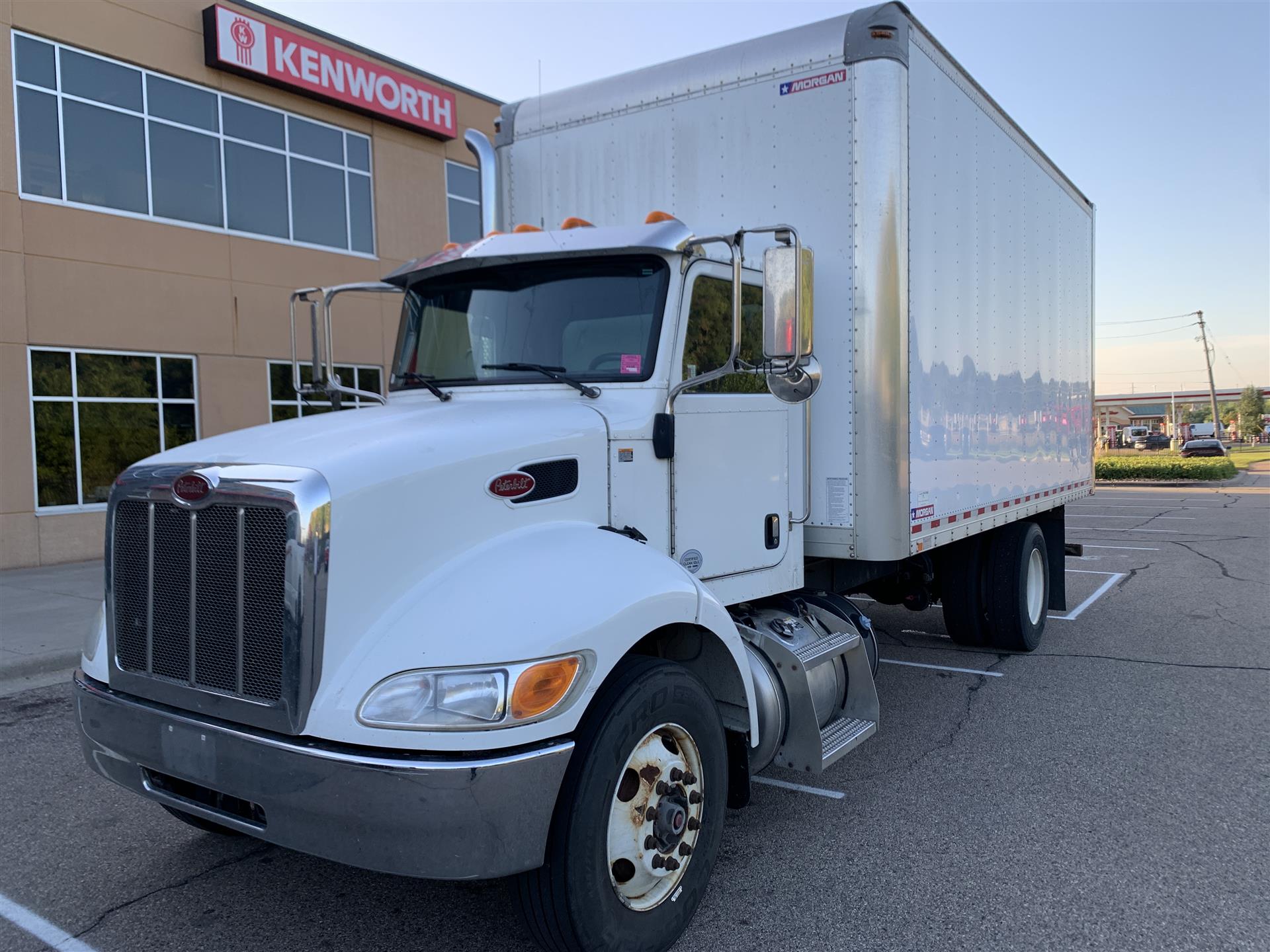2016 Peterbilt 337