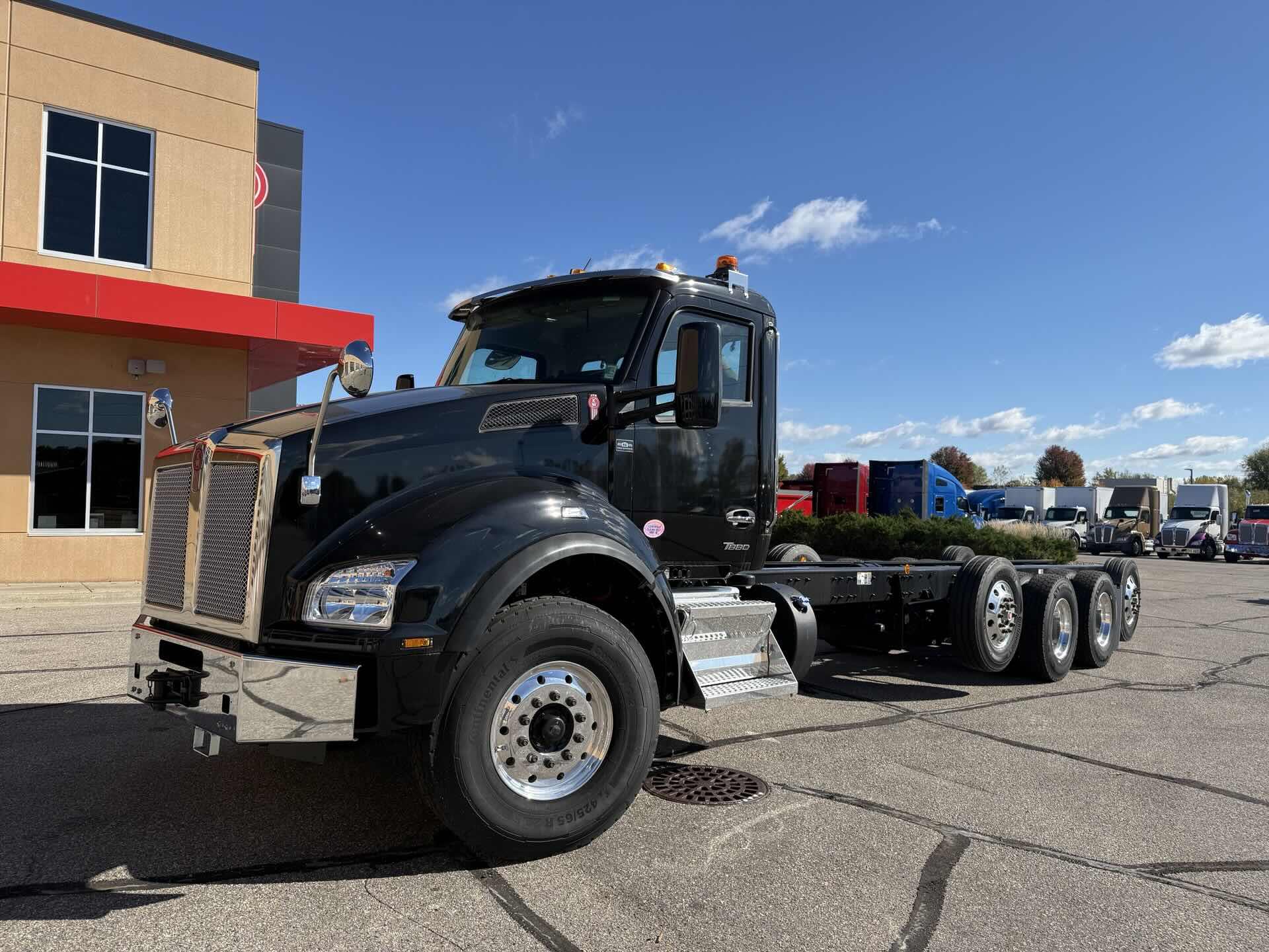 2026 Kenworth T880