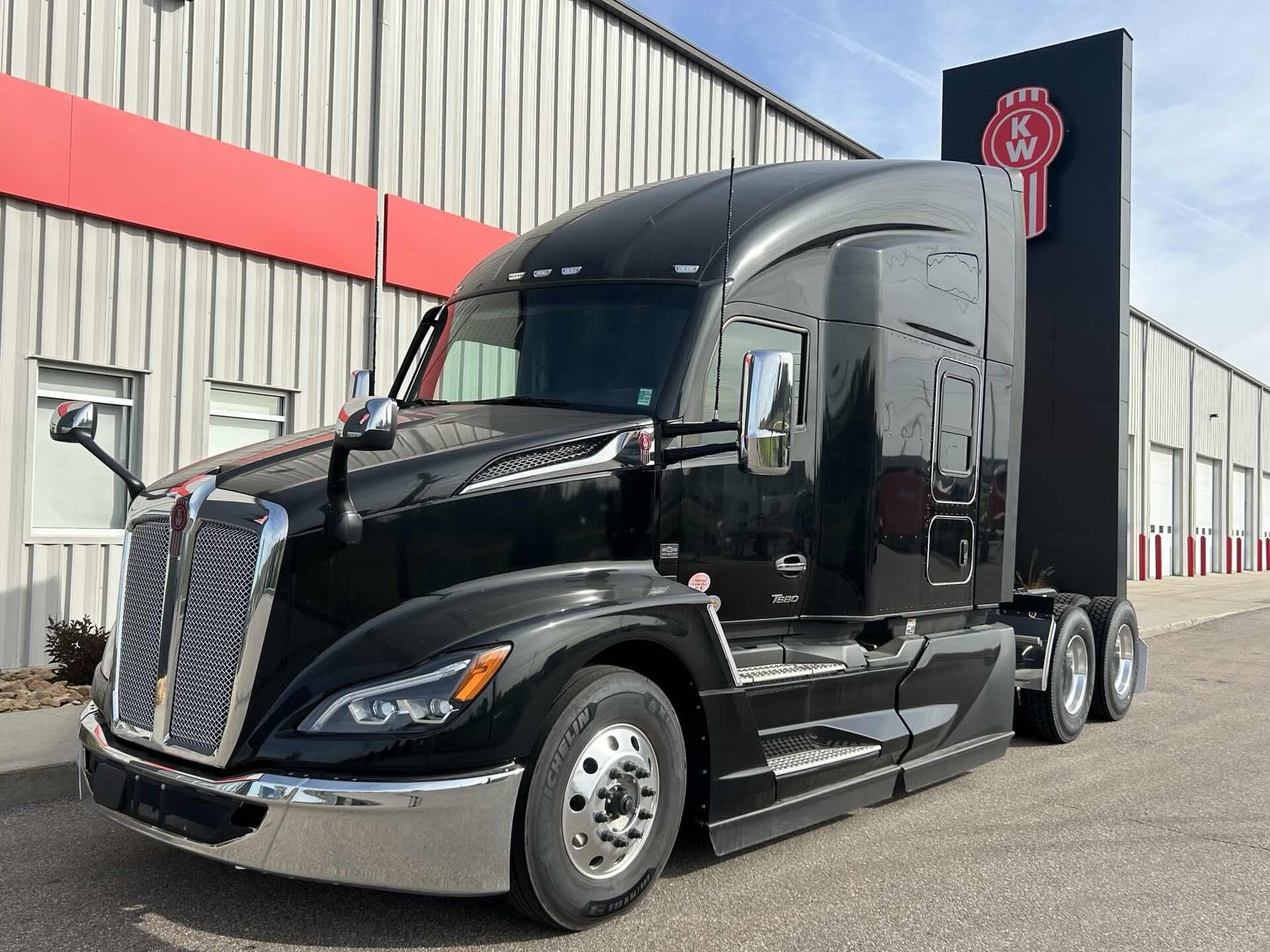 2027 Kenworth T680