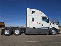 2021 Freightliner CASCADIA 126