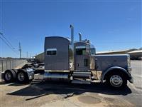 2020 Peterbilt 389