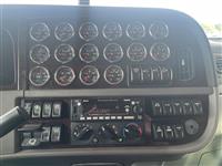 2022 Peterbilt 389