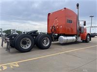 2022 Peterbilt 389