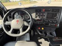 2022 Kenworth W990