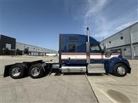 2022 Kenworth W990