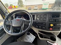 2023 Peterbilt 579