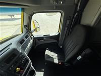2023 Peterbilt 579