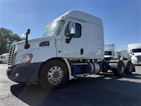 2019 Freightliner CA11364SLP