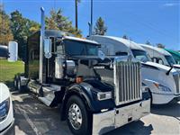 2022 Kenworth W900L