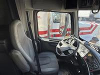 2022 Volvo VNL64T760