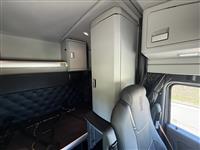 2023 Kenworth W990