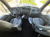 2023 Kenworth W990