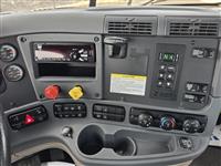 2018 Freightliner CA125DC
