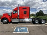 2022 Kenworth W990