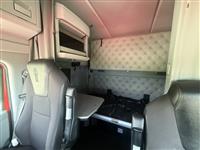 2022 Kenworth W990