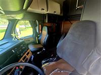2021 Freightliner CASCADIA 126