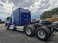 2022 Kenworth W990