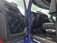 2022 Kenworth W990