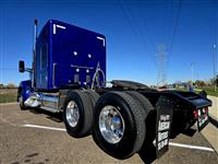 2022 Kenworth W990