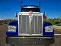 2022 Kenworth W990