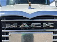 2018 Mack GU713