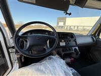  Freightliner Business class M2 106