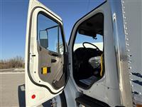  Freightliner Business class M2 106