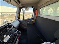  Freightliner Business class M2 106