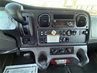  Freightliner Business class M2 106