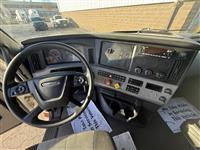 2022 Freightliner CASCADIA 126