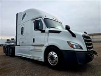 2020 Freightliner CASCADIA 126