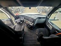 2020 Freightliner CASCADIA 126