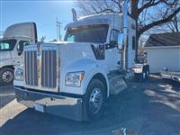 2023 Kenworth W990
