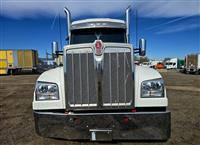 2023 Kenworth W990