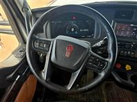 2023 Kenworth W990