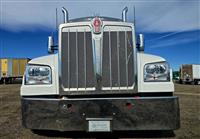 2023 Kenworth W990