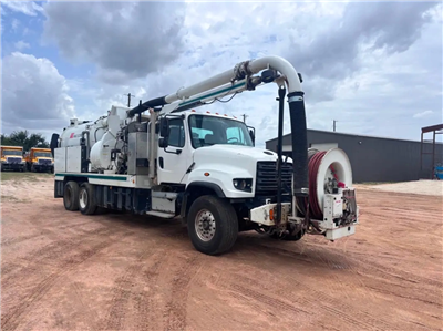 2014 Freightliner 114SD