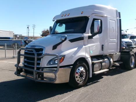 2022 Freightliner CASCADIA 126