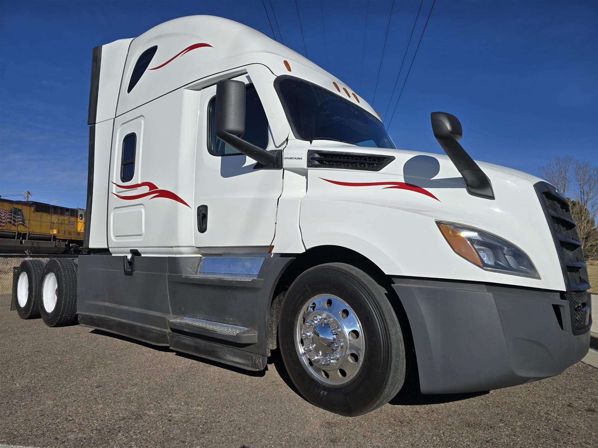 2021 Freightliner CASCADIA 126