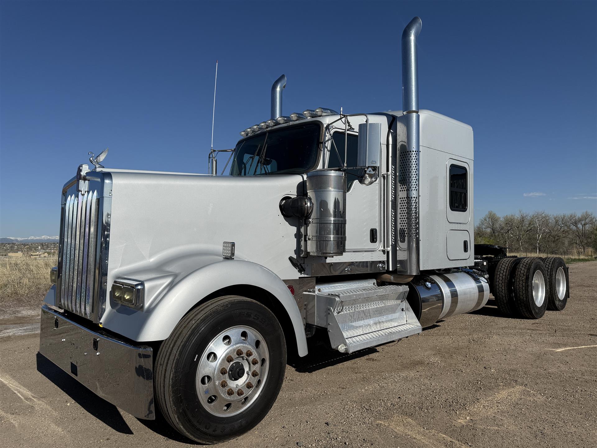 2023 Kenworth W900L